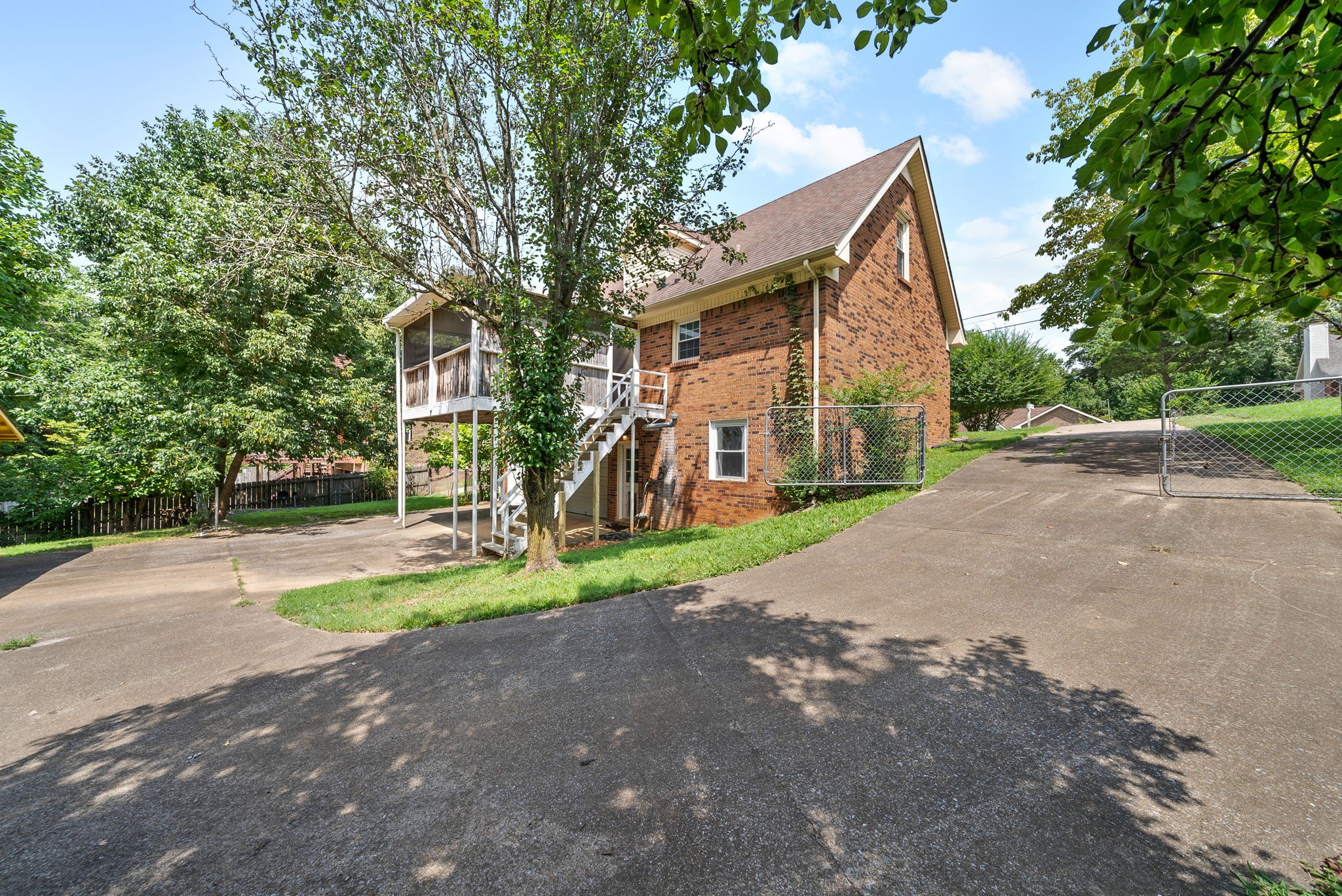 1026 Foxmoor Dr