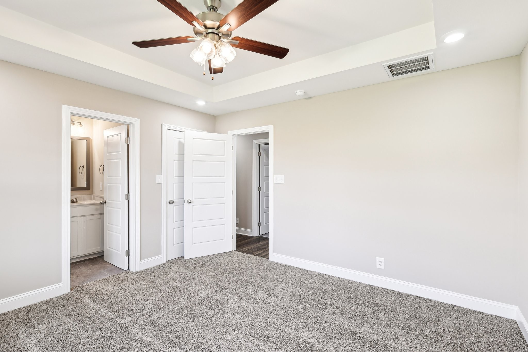 260 Cardinal Creek