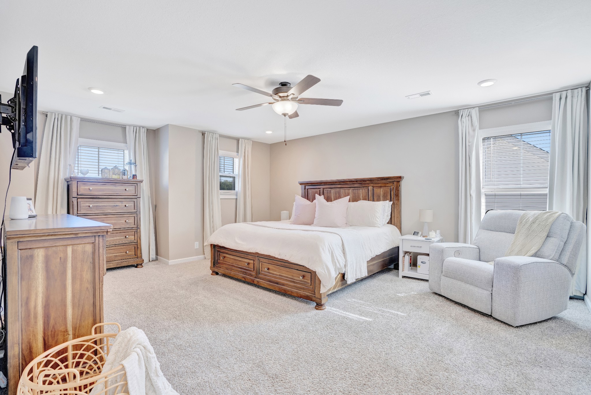 1154 Old Charlotte Trce