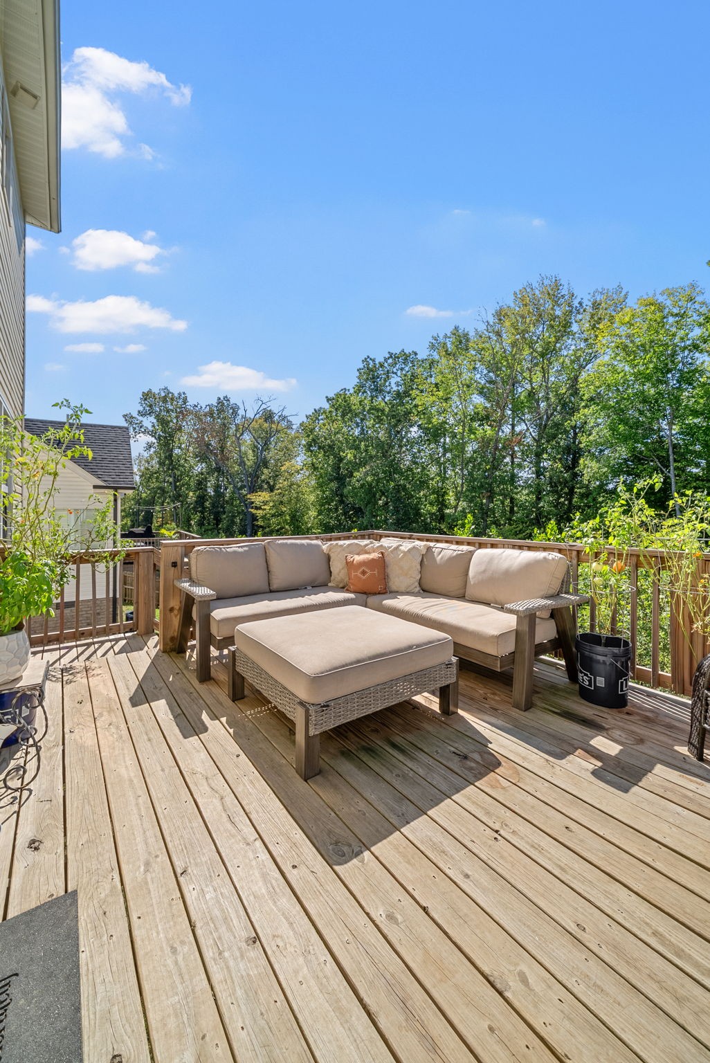 1154 Old Charlotte Trce