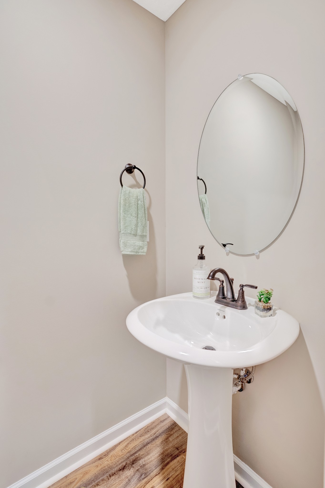 1154 Old Charlotte Trce