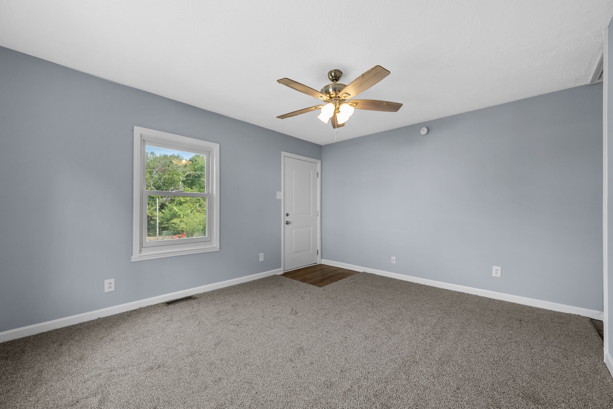 2076 Hilltop View Rd