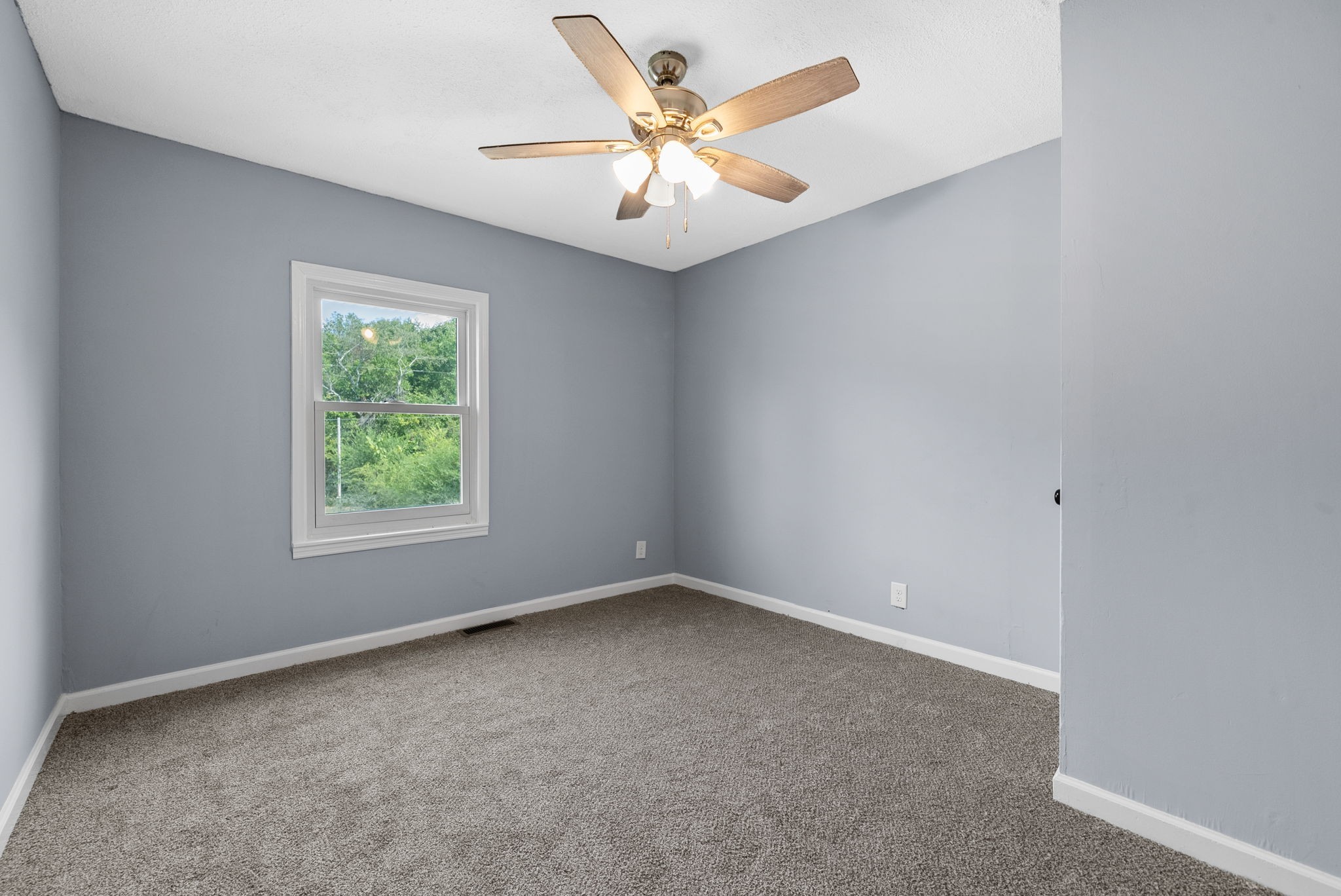 2076 Hilltop View Rd