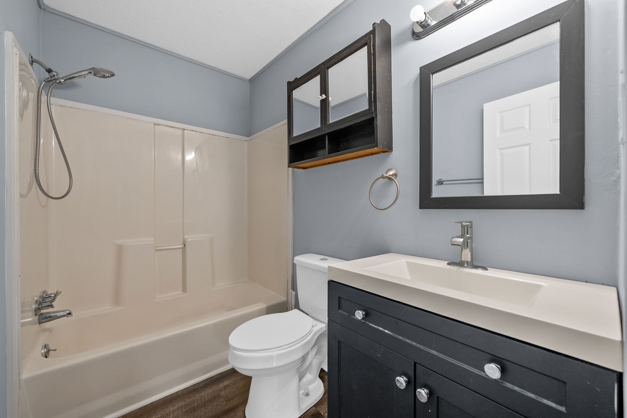 2076 Hilltop View Rd