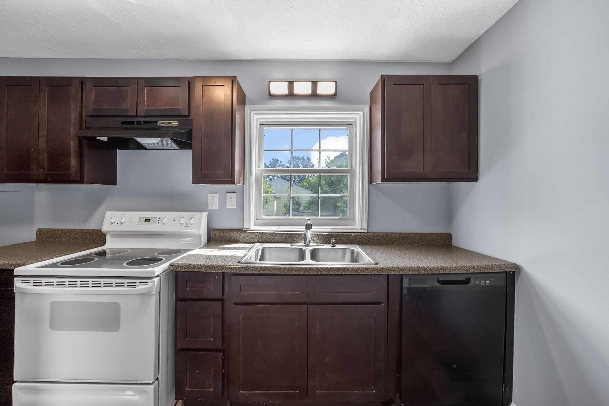 2076 Hilltop View Rd