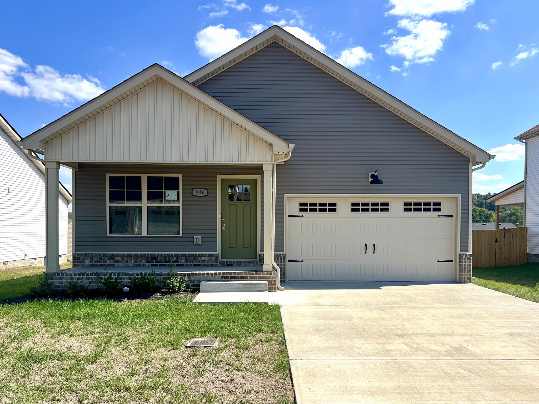 946 Tufnel Dr