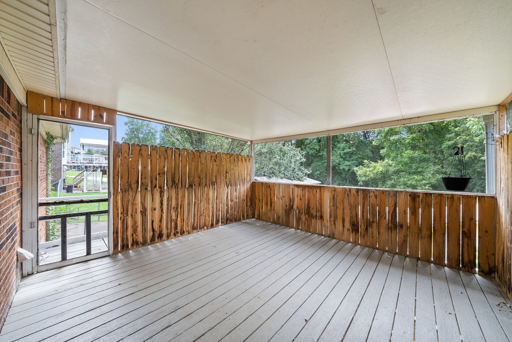 1026 Foxmoor Dr