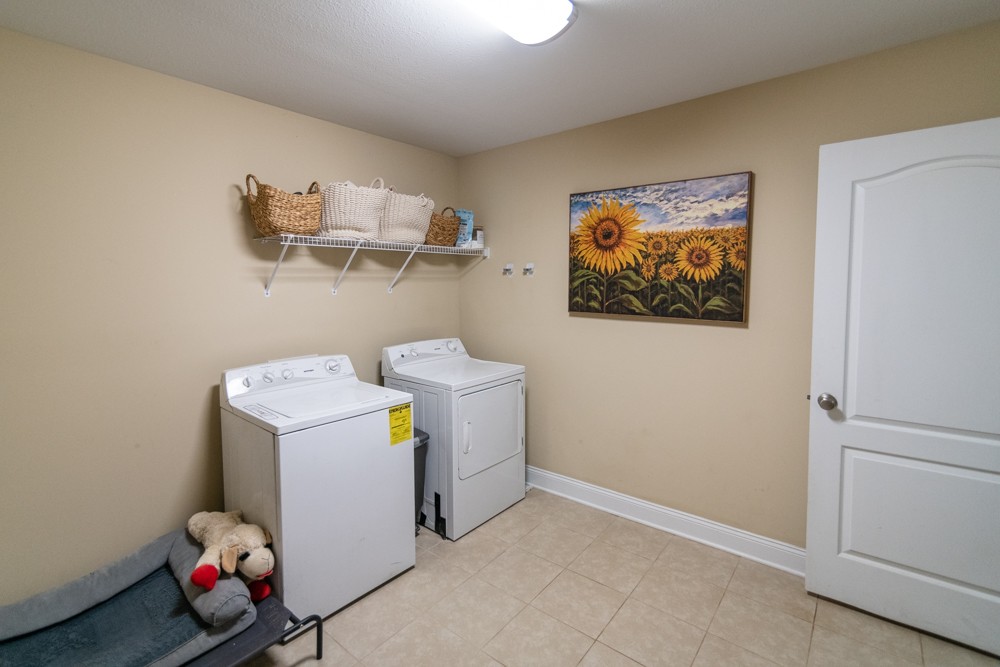 1688 Barrywood Cir, E