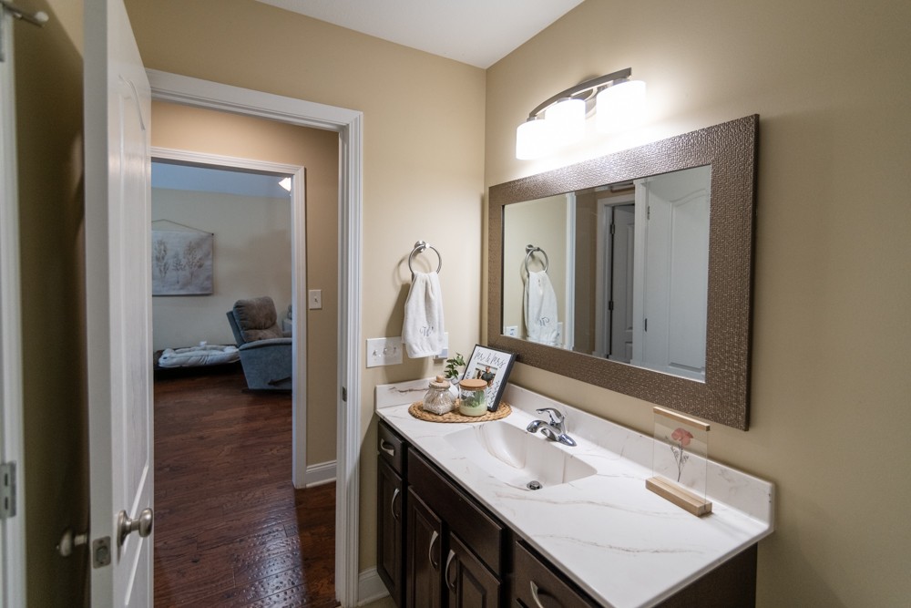 1688 Barrywood Cir, E