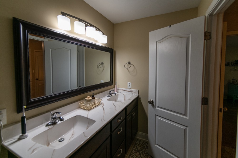 1688 Barrywood Cir, E