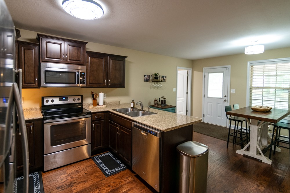 1688 Barrywood Cir, E