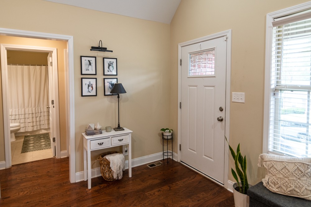 1688 Barrywood Cir, E