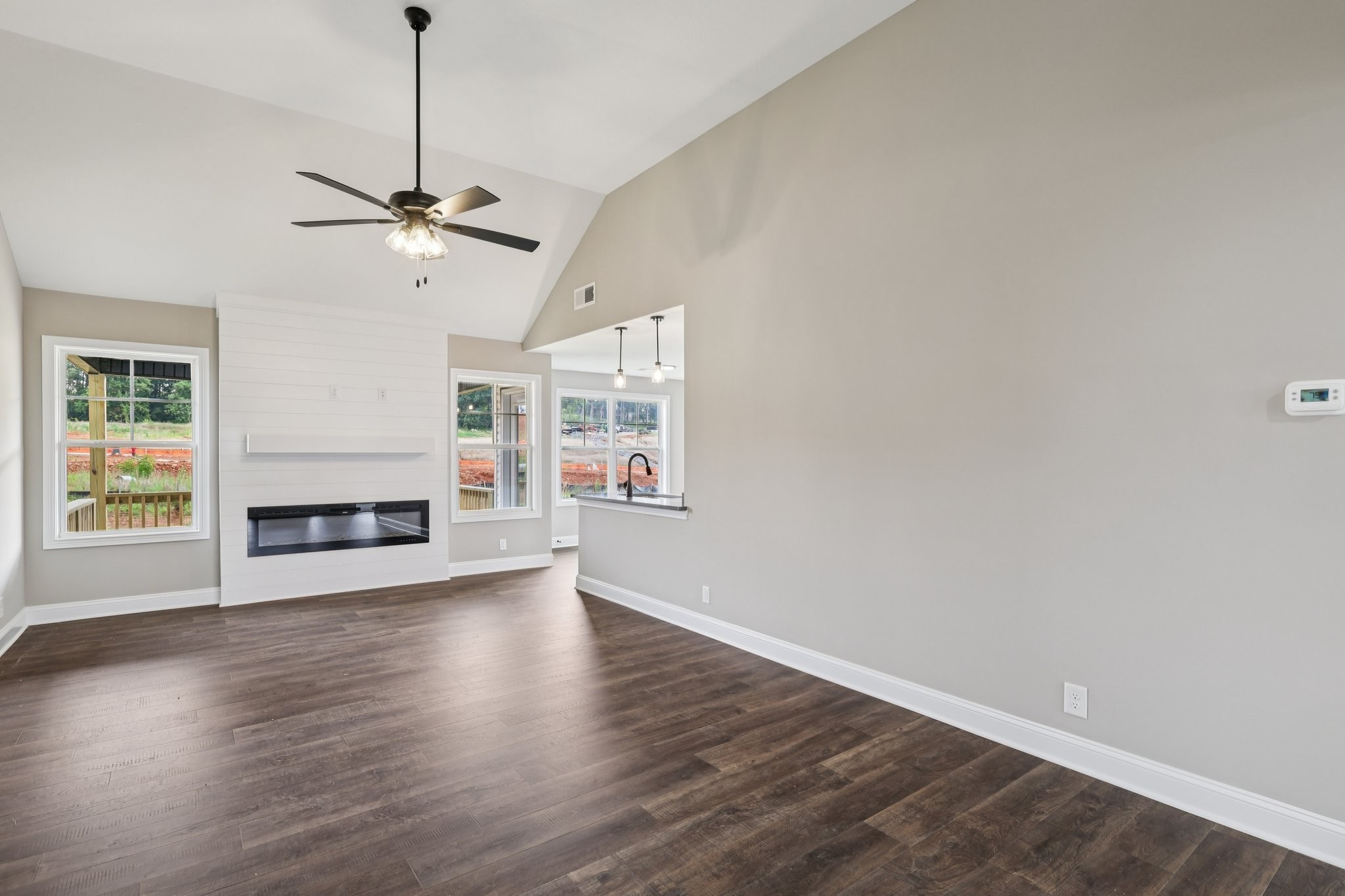 741 Carrillo Dr