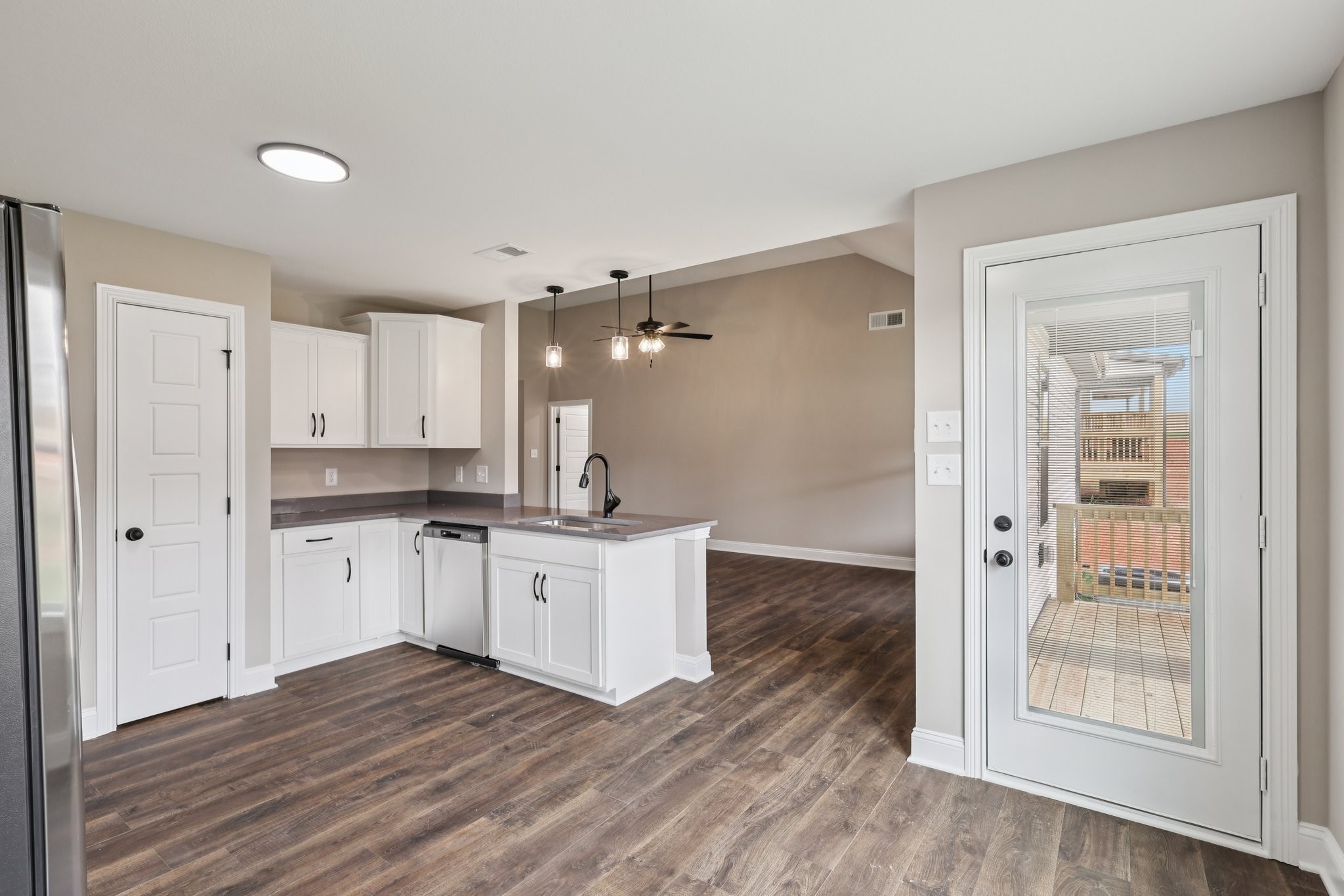 741 Carrillo Dr