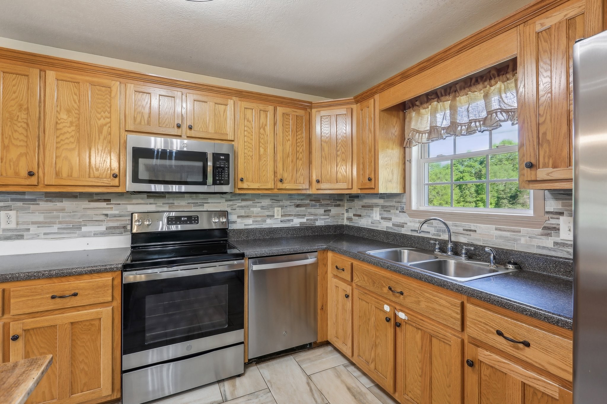 46 Seay Ln