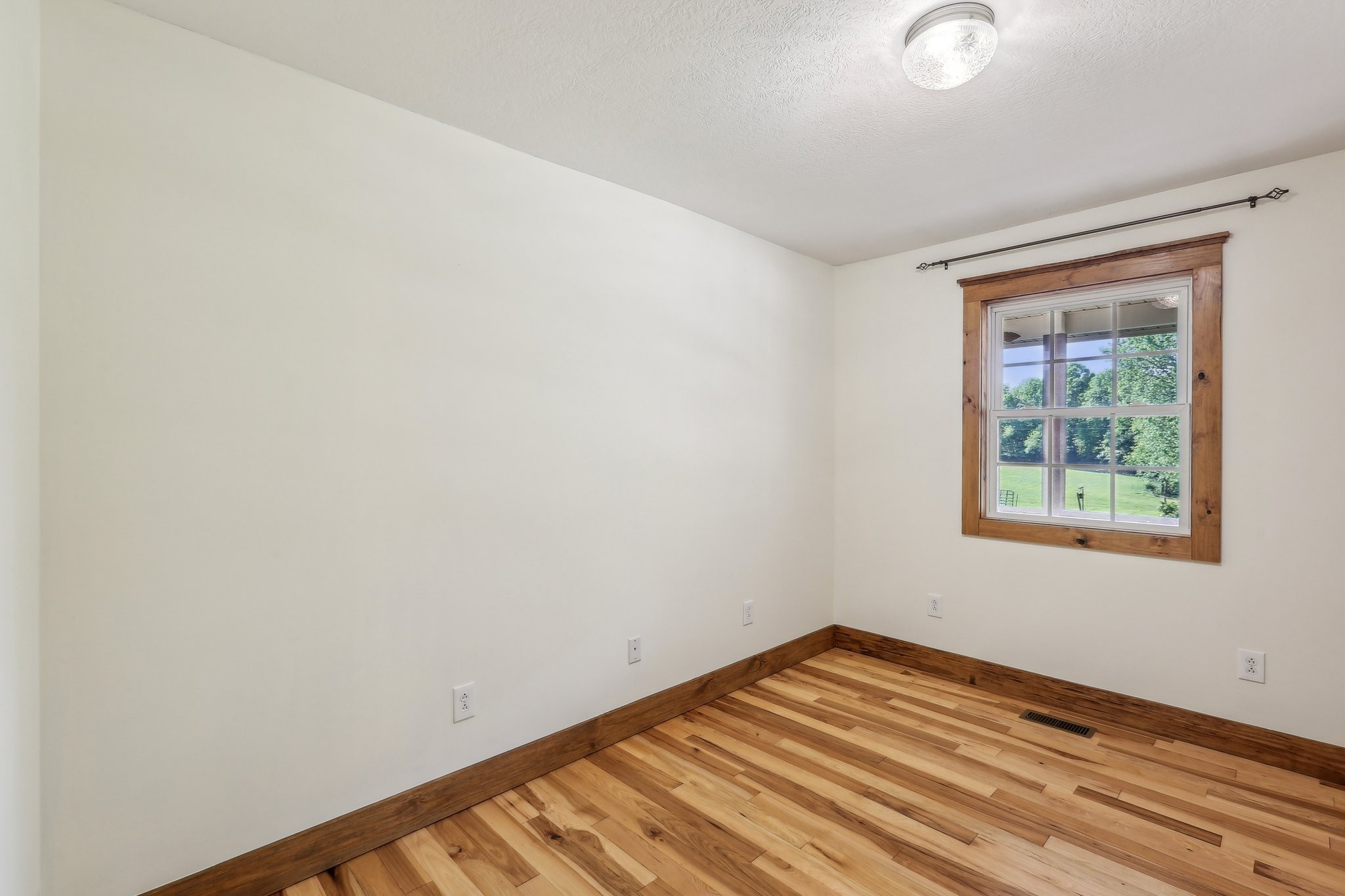 46 Seay Ln