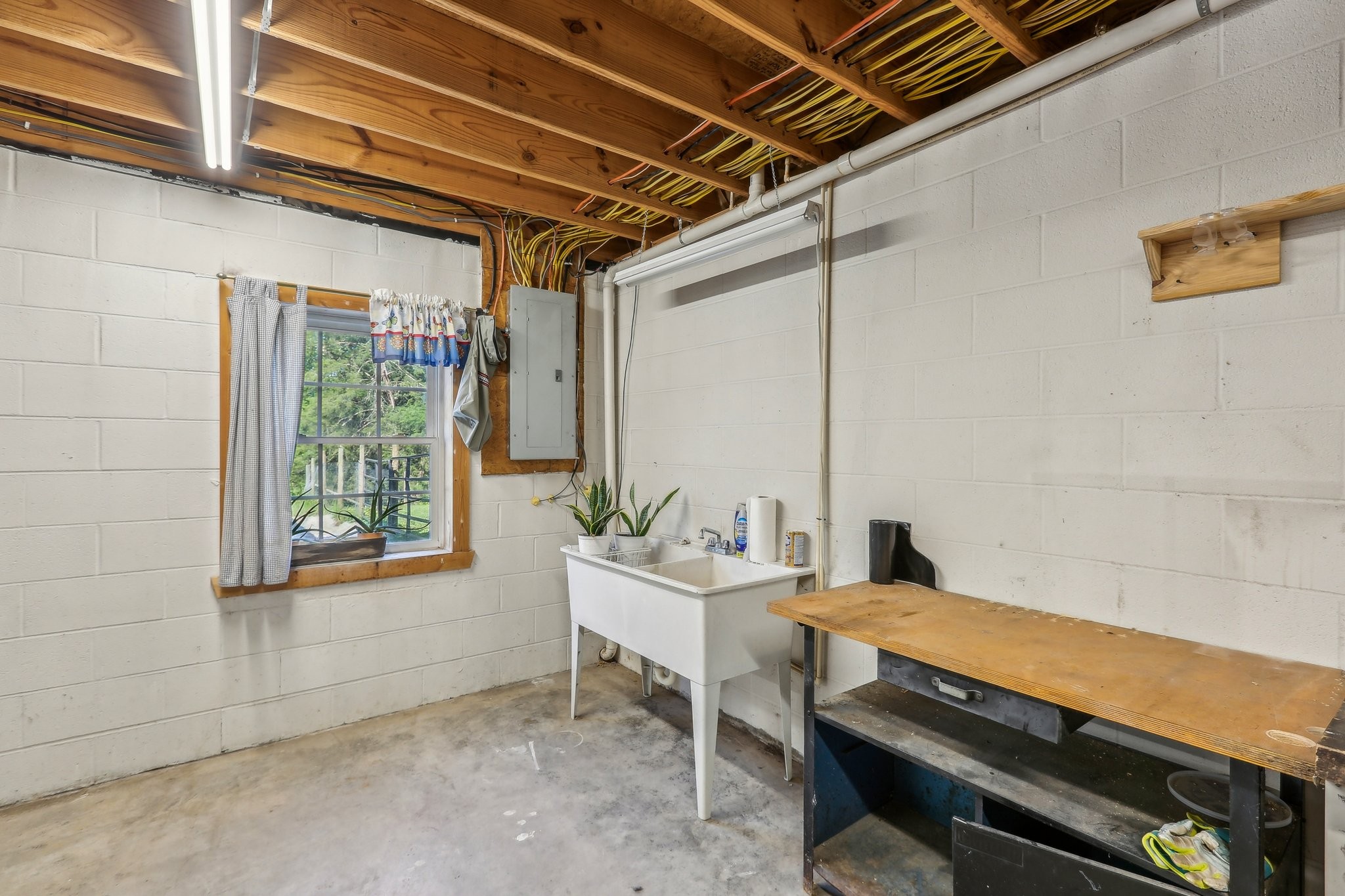 46 Seay Ln