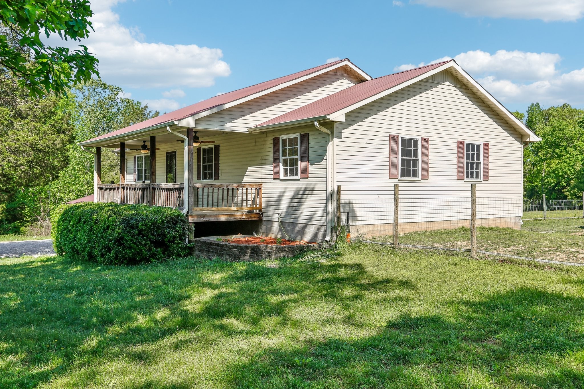 46 Seay Ln