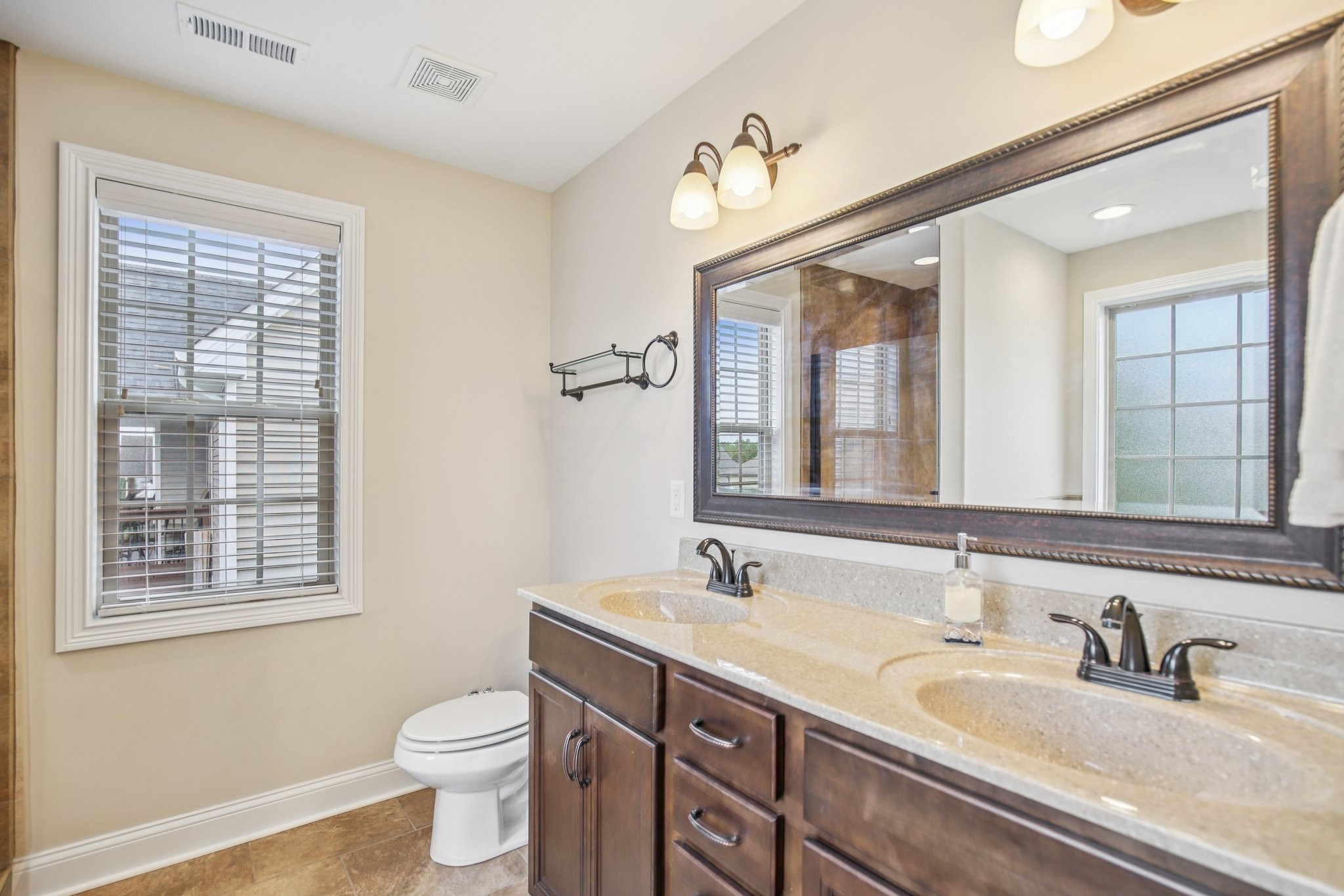 1579 Cobra Ln