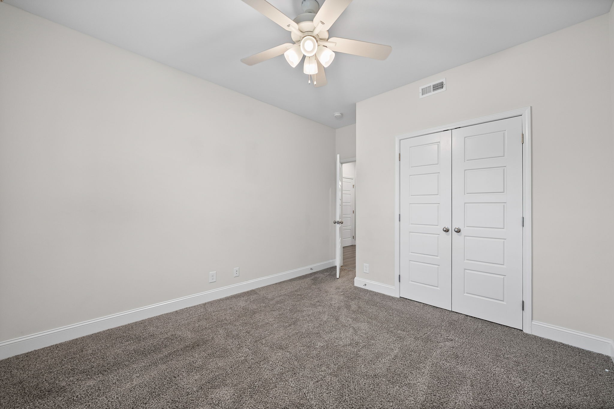 501 Bloomington Trce