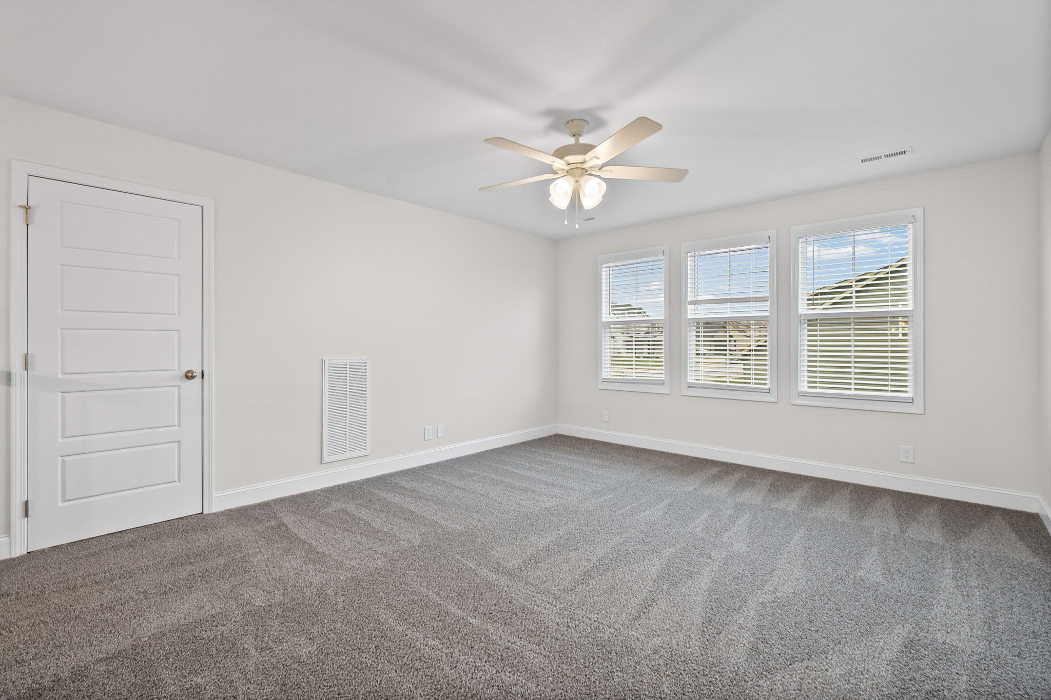 501 Bloomington Trce