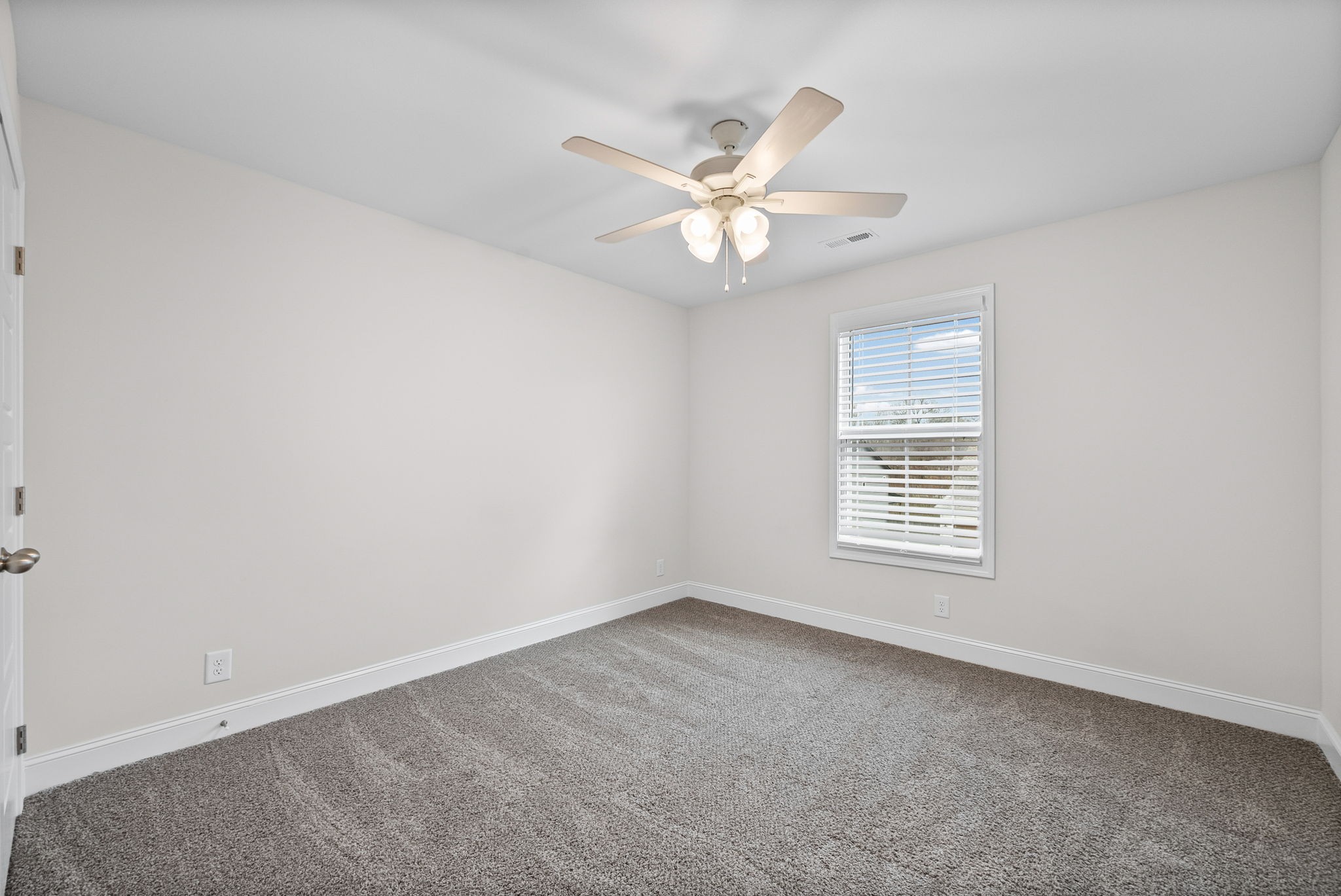 501 Bloomington Trce