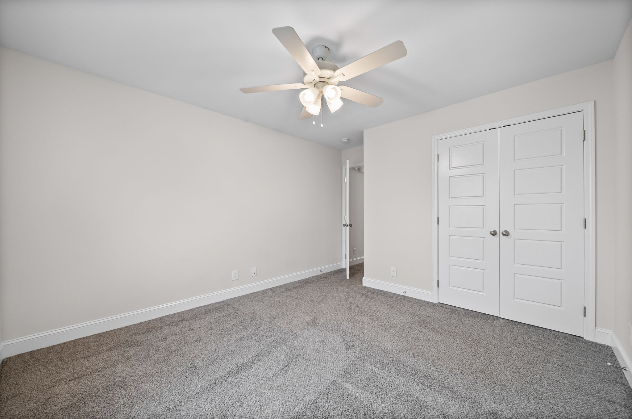 501 Bloomington Trce