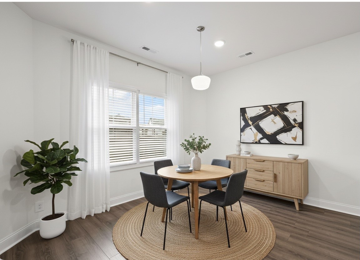 501 Bloomington Trce