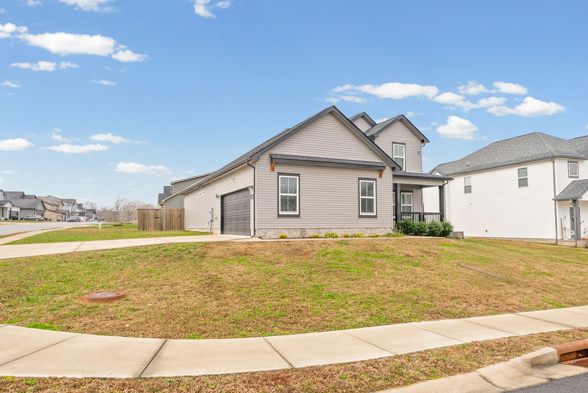 501 Bloomington Trce