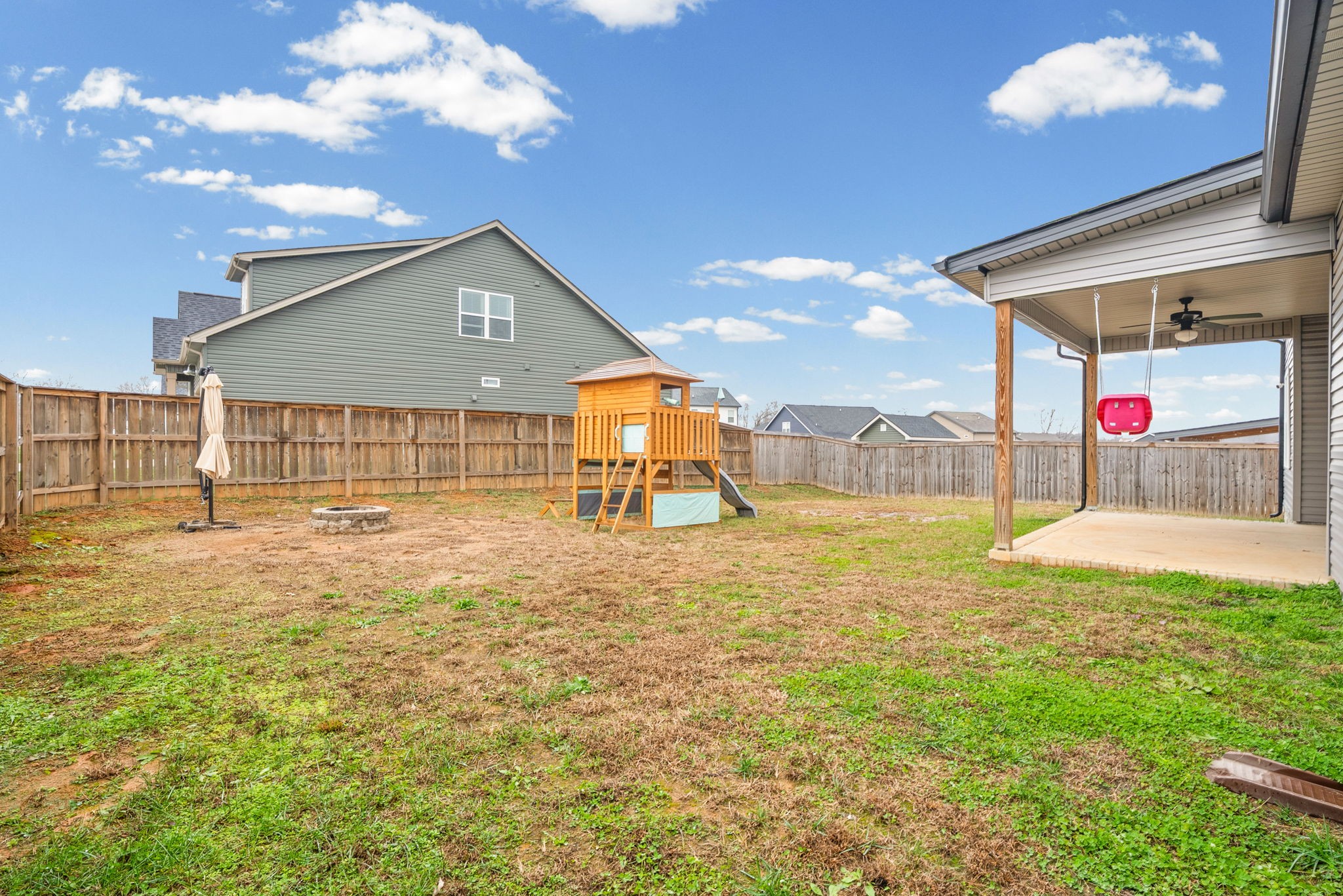 501 Bloomington Trce