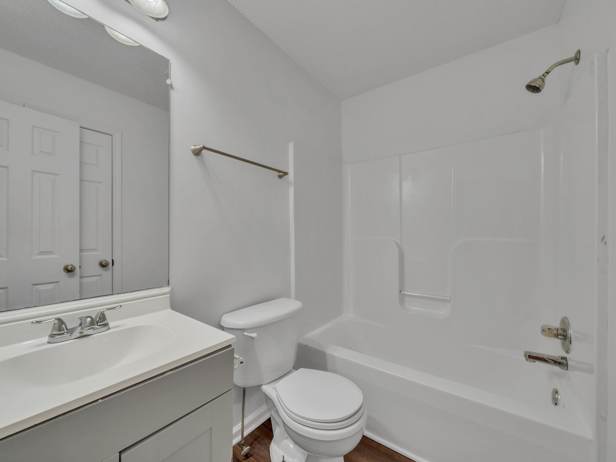 3823 Angelise Ln, NE