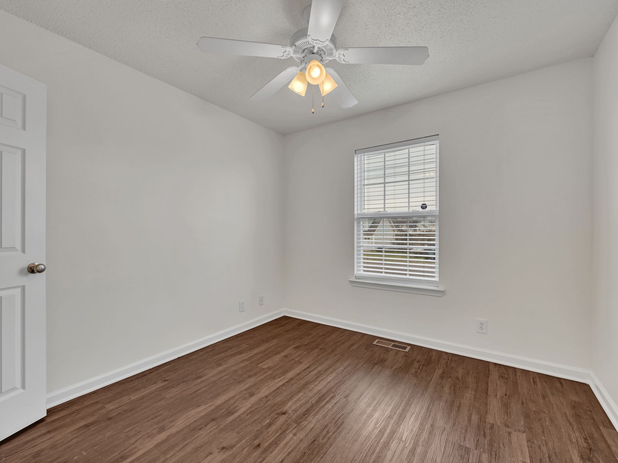 3823 Angelise Ln, NE