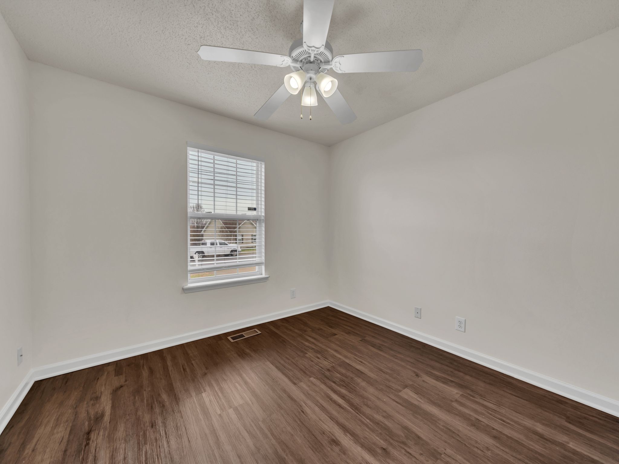 3823 Angelise Ln, NE