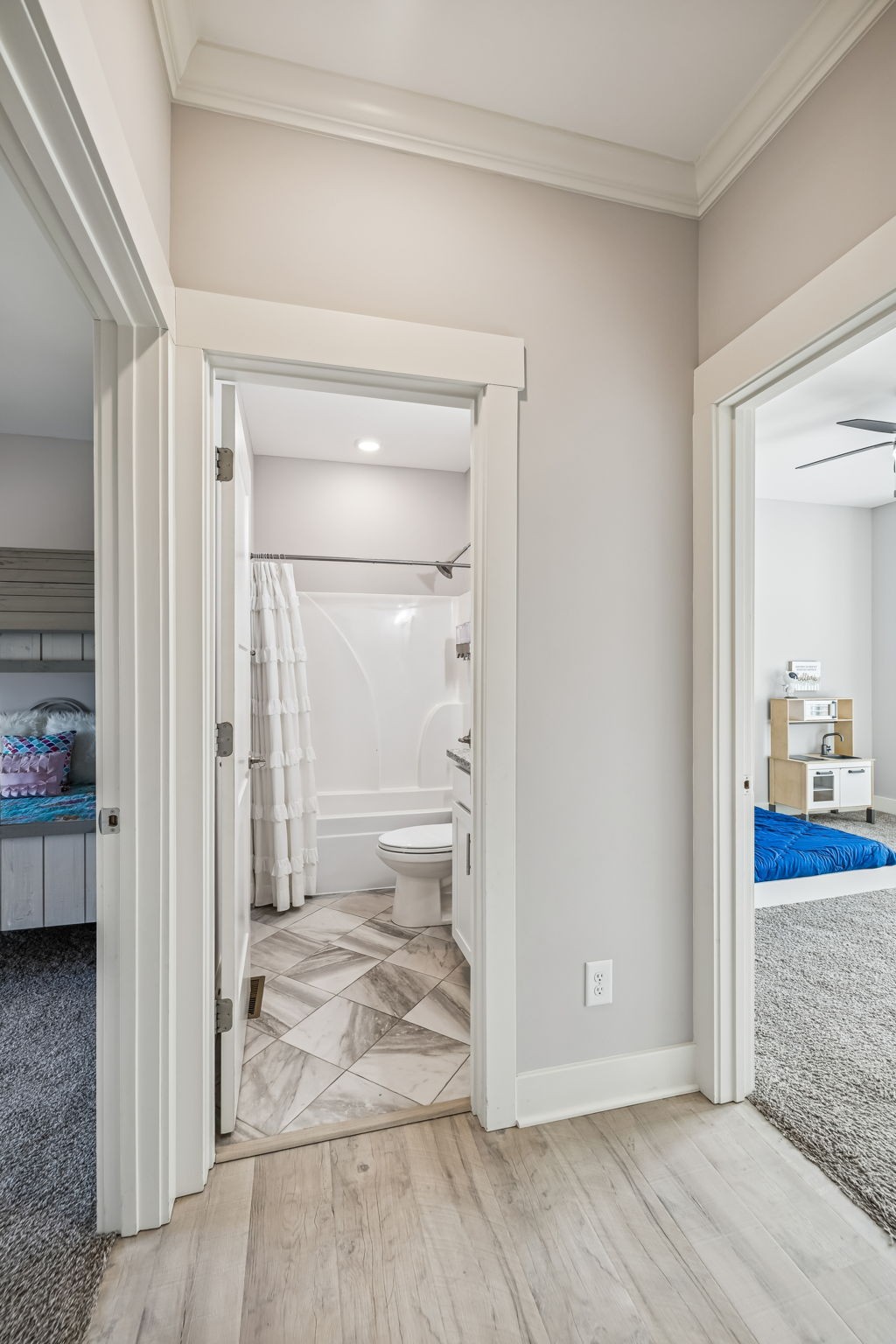 1005 Hickory Point Rd