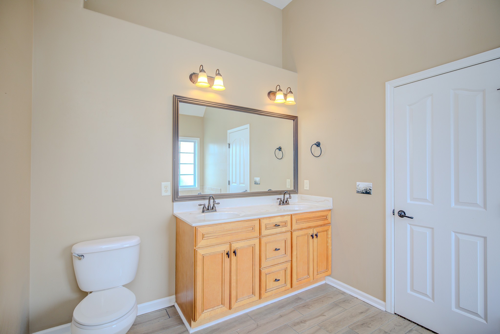 3344 Melissa Ln