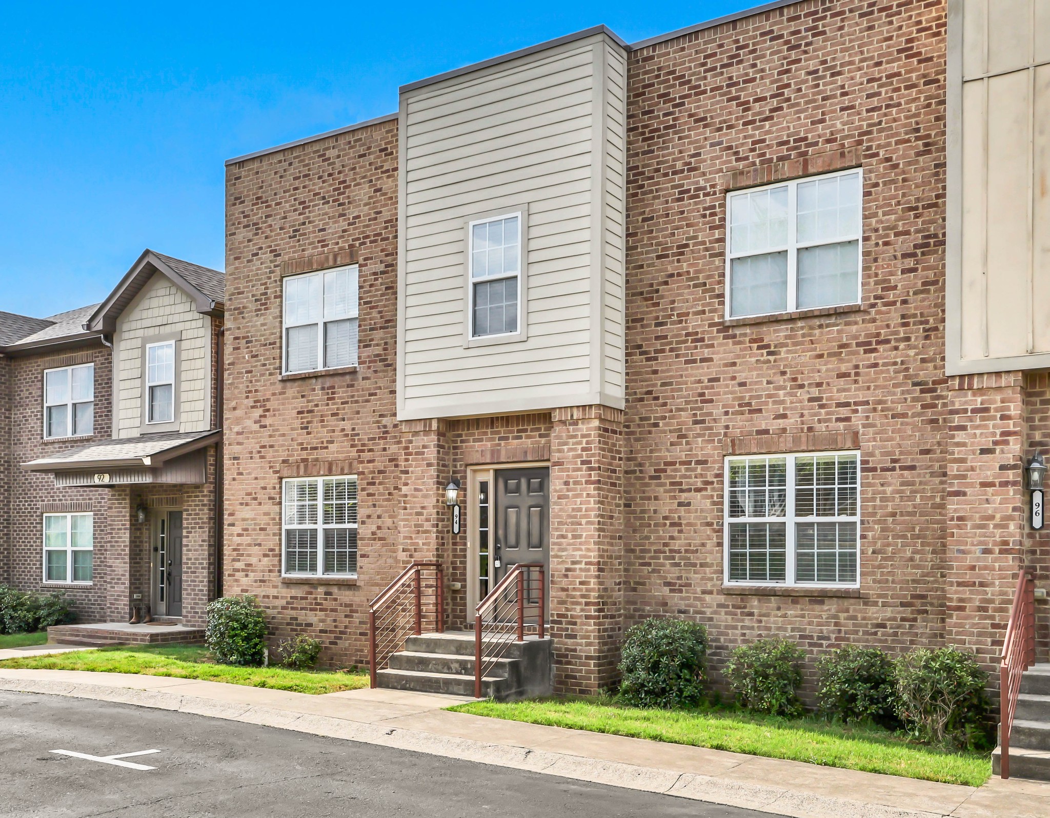 94 Promontory Ln