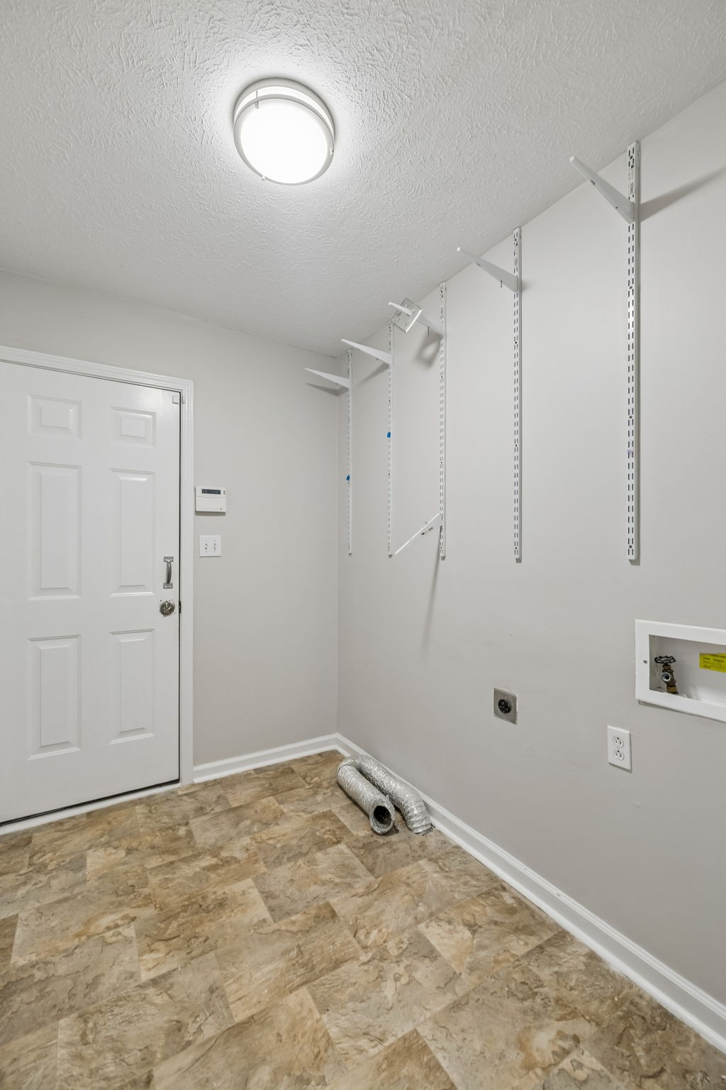 1437 Cedar Springs Cir