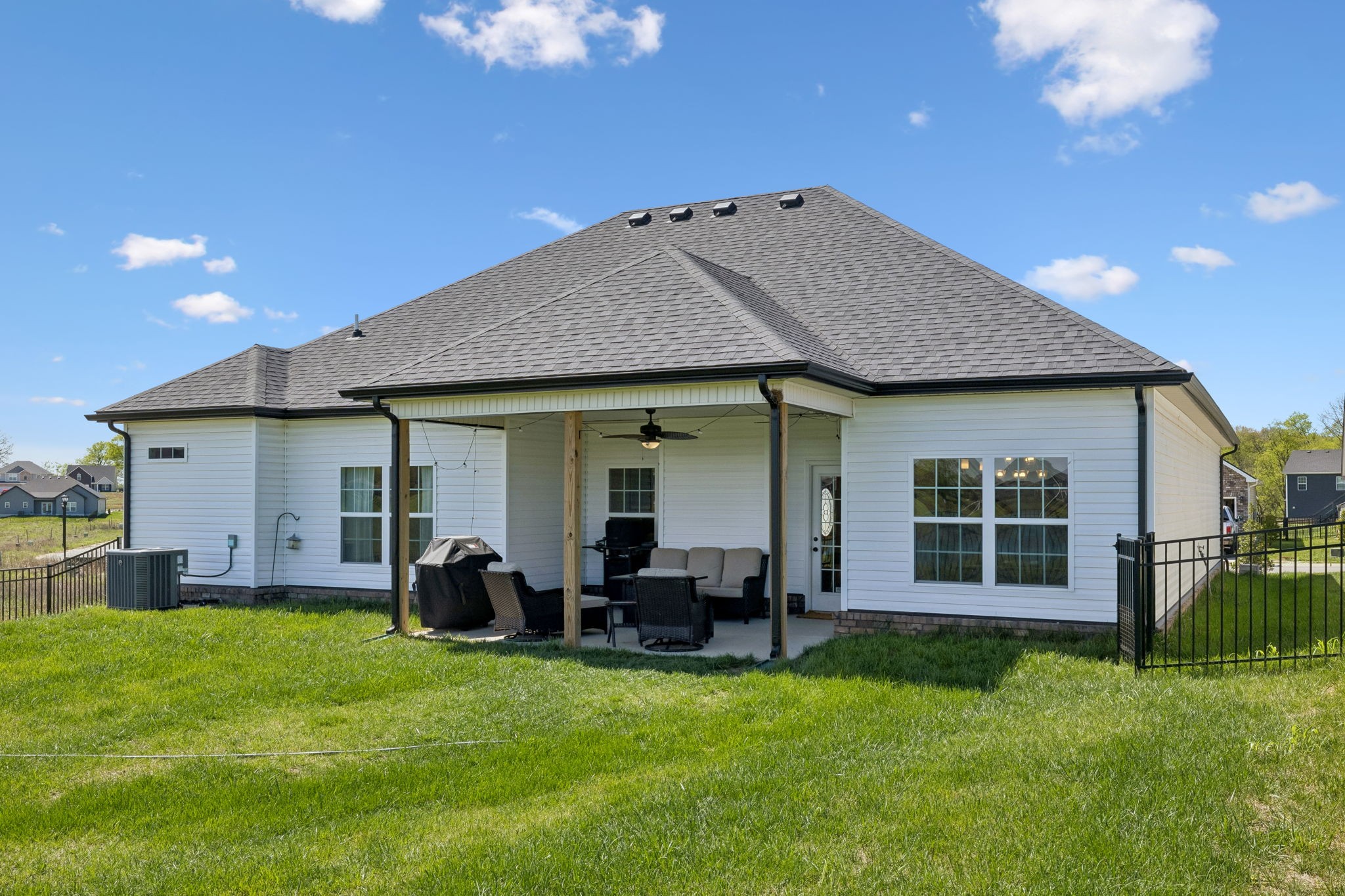 509 Shutes Folley Ln