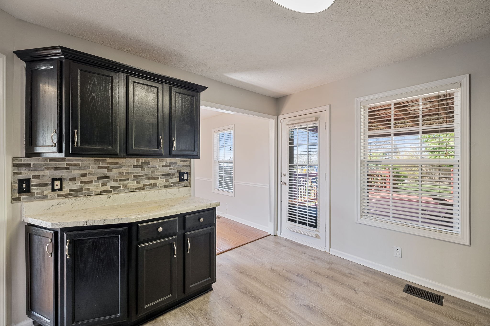 1437 Cedar Springs Cir