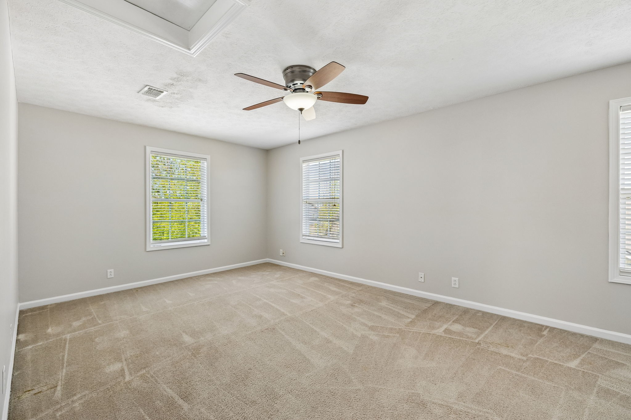 1437 Cedar Springs Cir