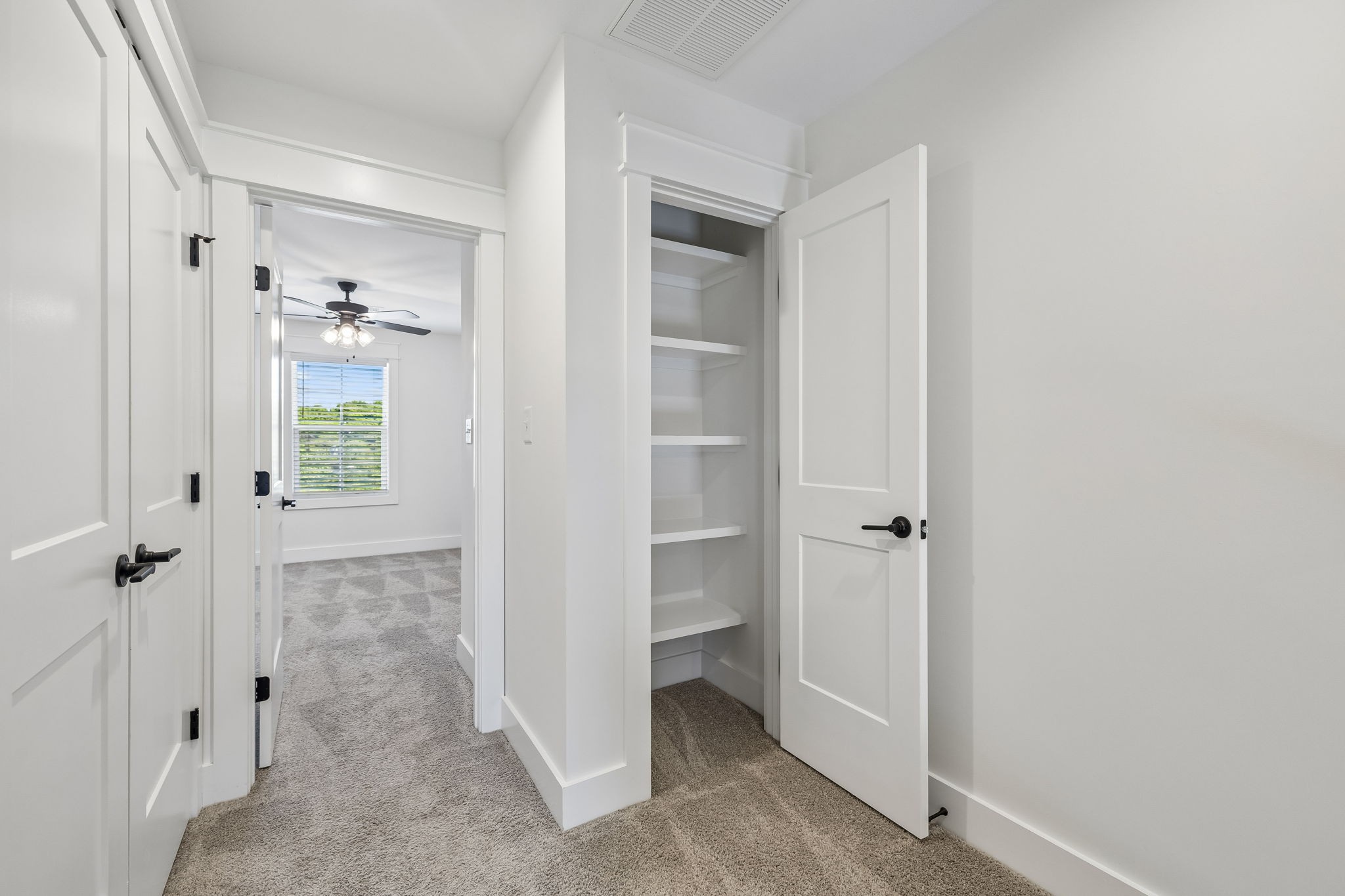 41 W High St Unit: D8