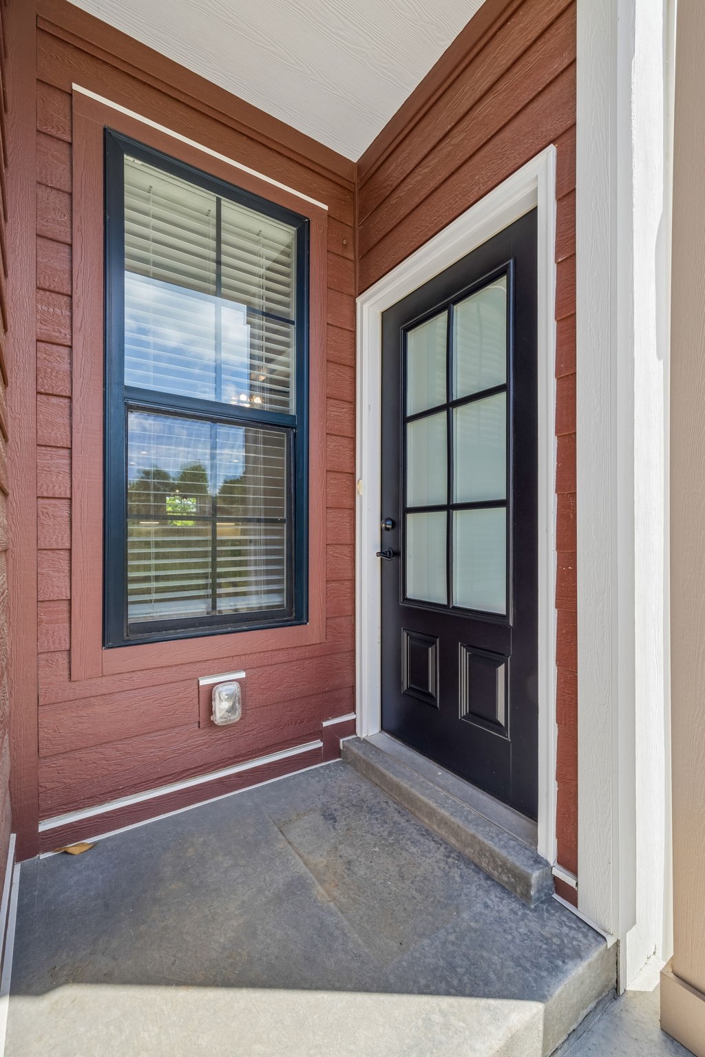 41 W High St Unit: D8