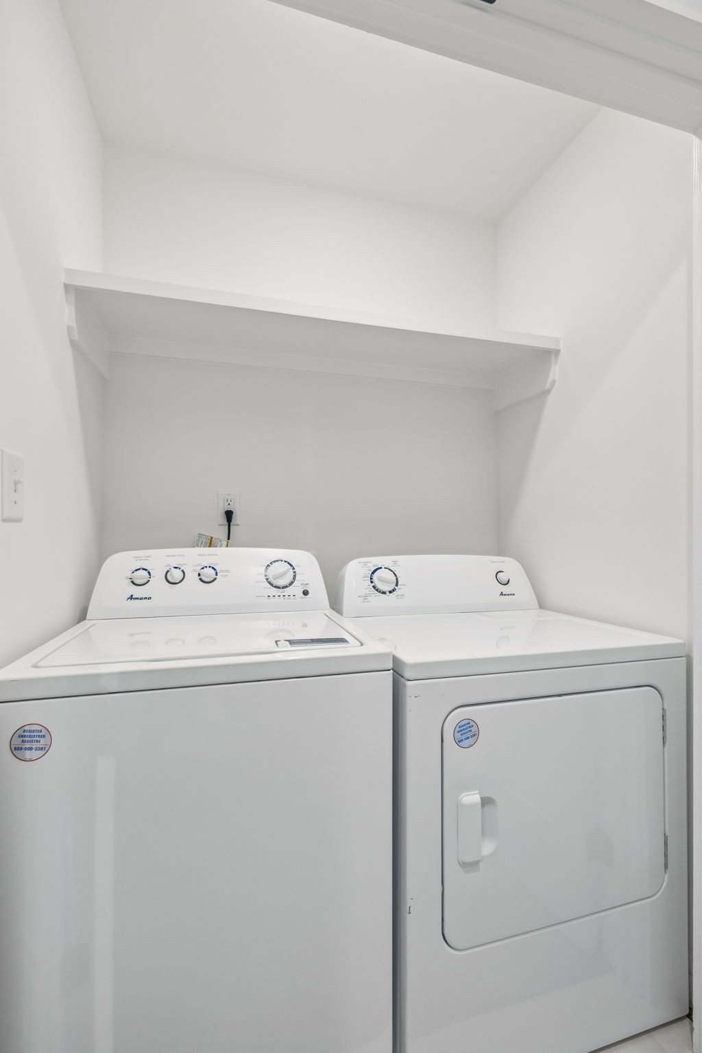 41 W High St Unit: D8