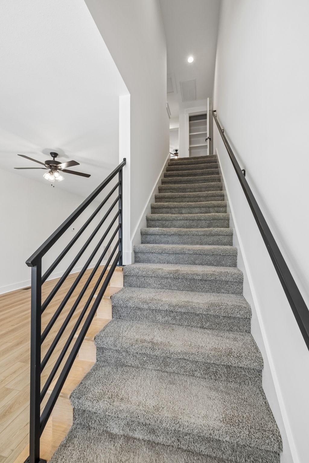 41 W High St Unit: D8