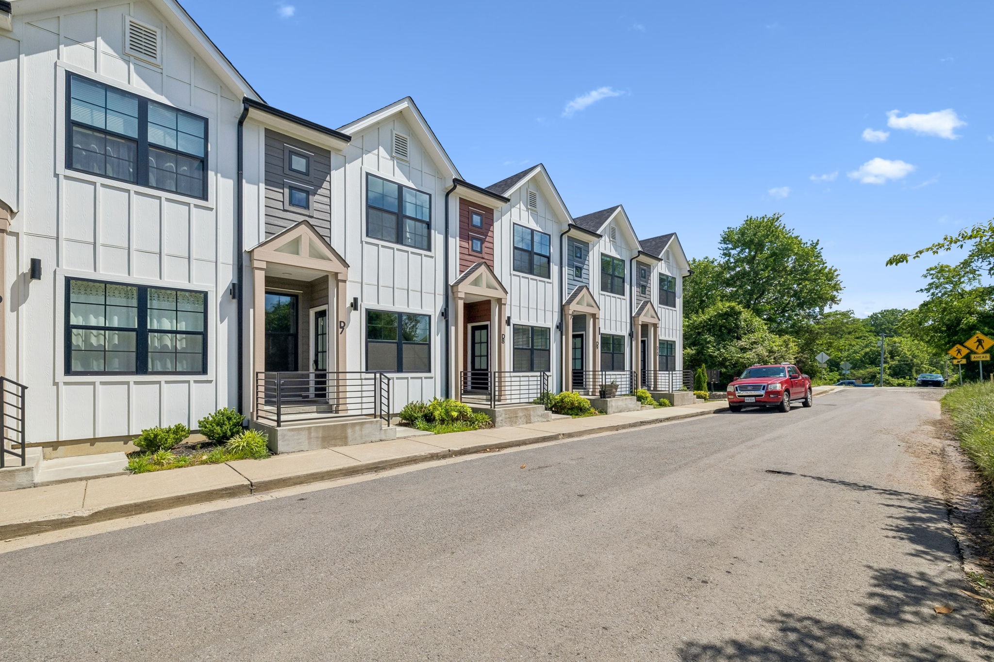 41 W High St Unit: D8