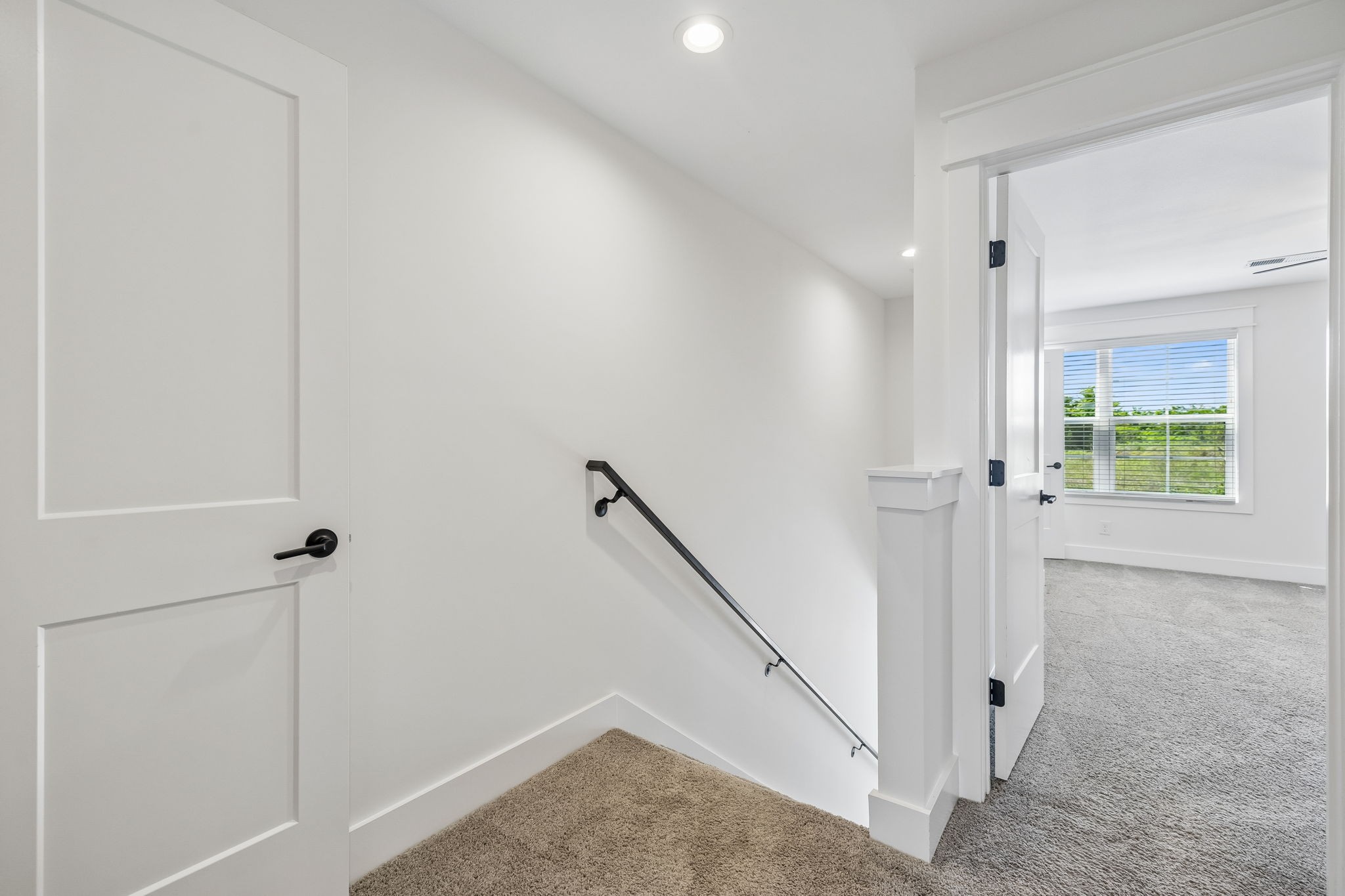 41 W High St Unit: D8