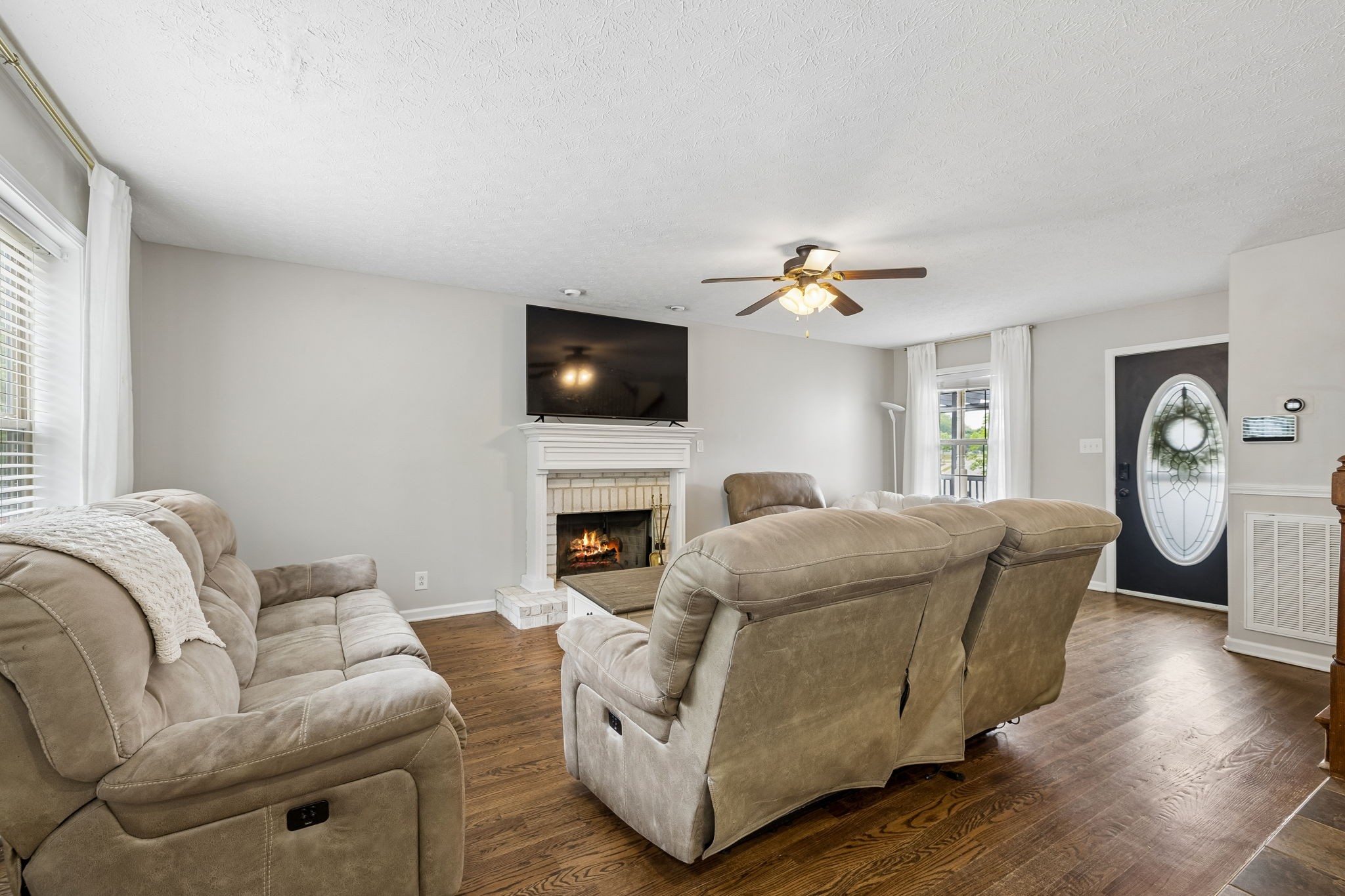 1913 Jackie Lorraine Dr