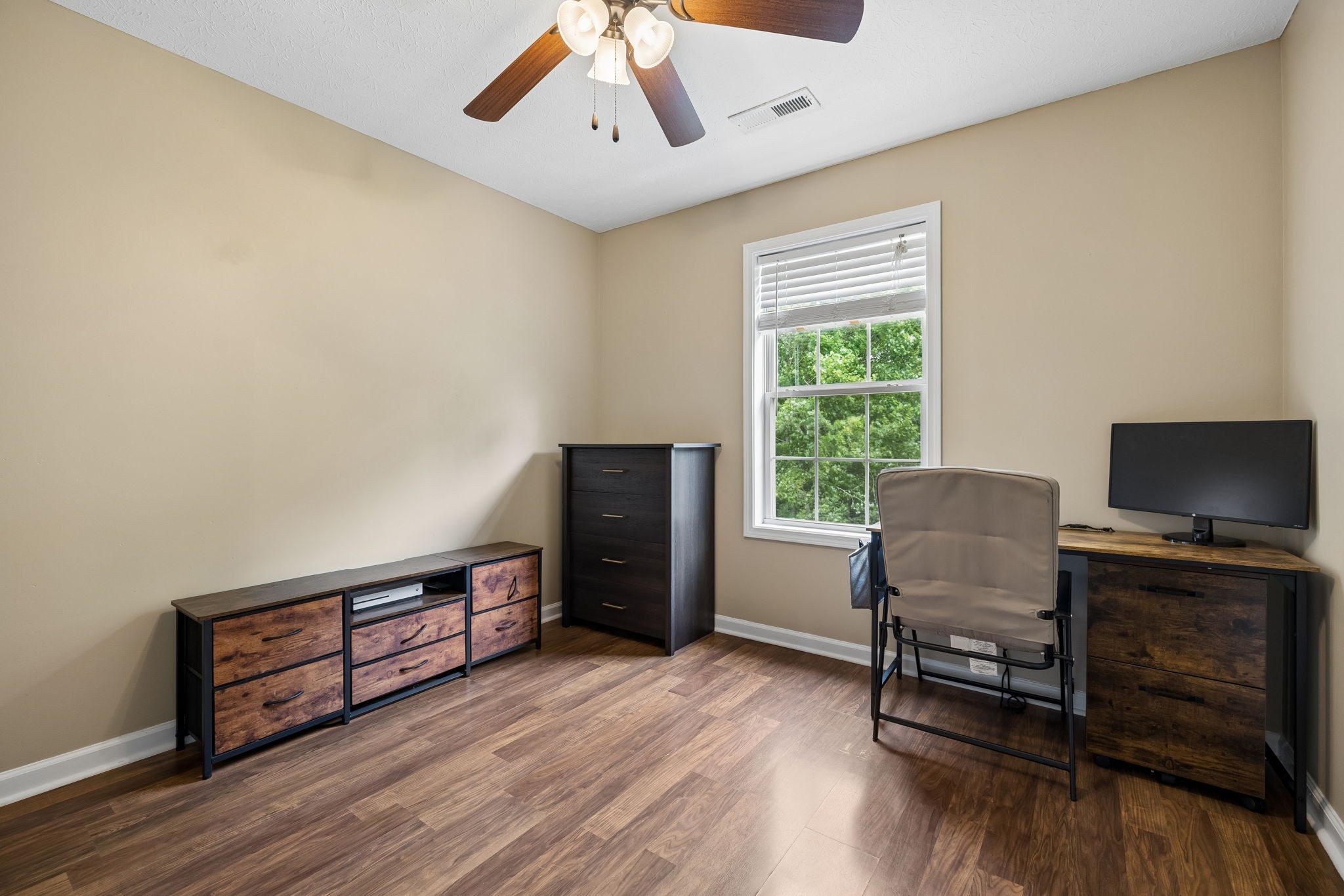 1913 Jackie Lorraine Dr