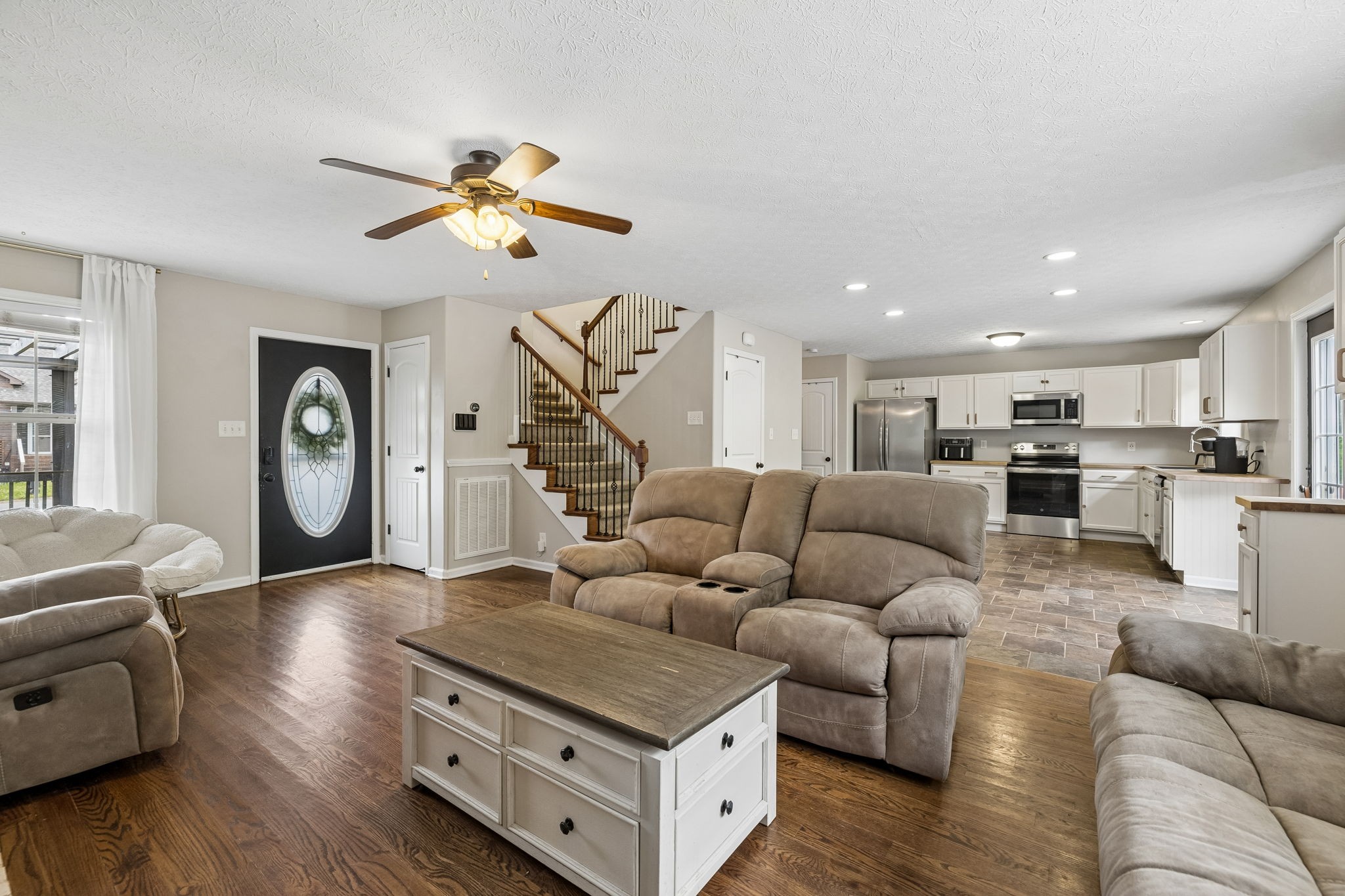 1913 Jackie Lorraine Dr