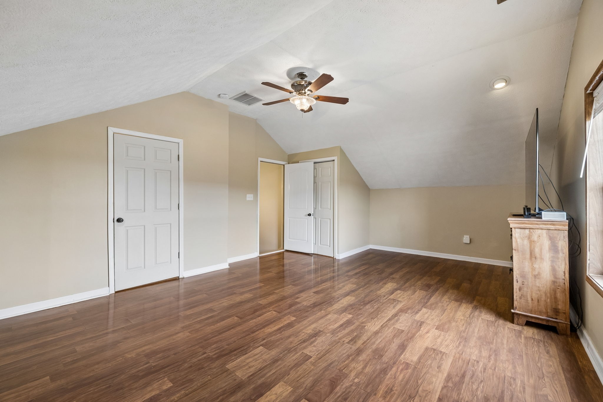 1913 Jackie Lorraine Dr